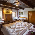 بيت ضيافة Kapr 4*